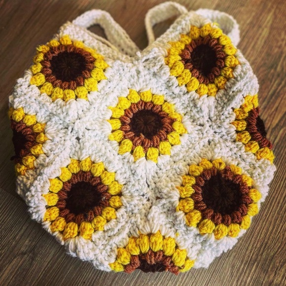 Sunflower/daisy crochet bag - Picture 3 of 3